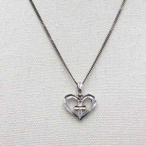 Jeep Collins Sterling Silver Heart Cross Pendant Necklace - Picture 10 of 10